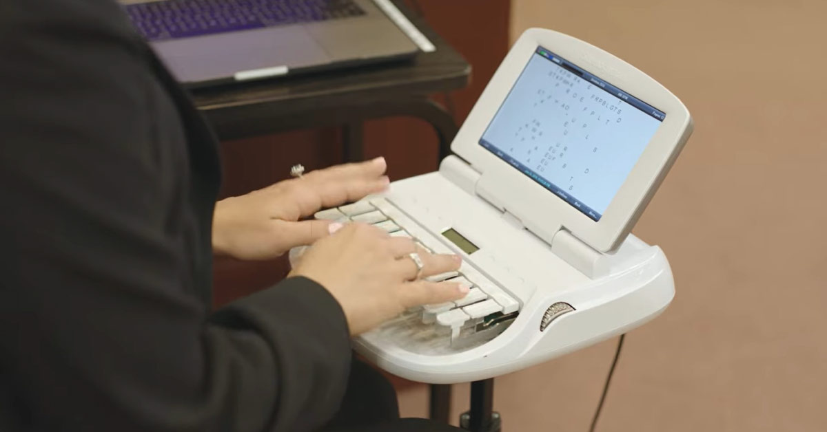 What Is the Role of a Court Reporter?  thumbnail